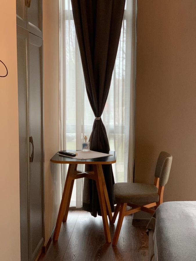 Guest House People Korce Bagian luar foto