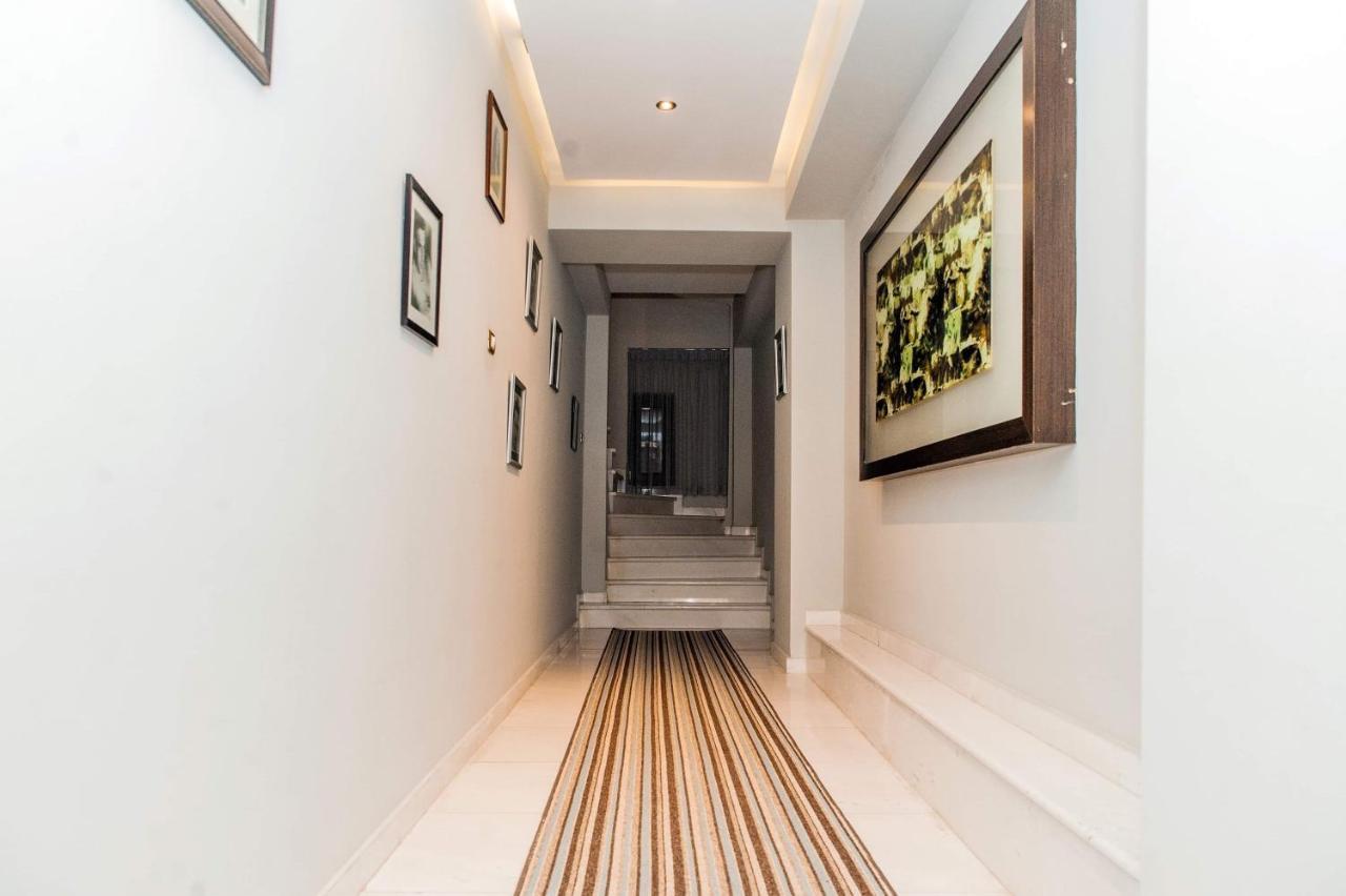Guest House People Korce Bagian luar foto